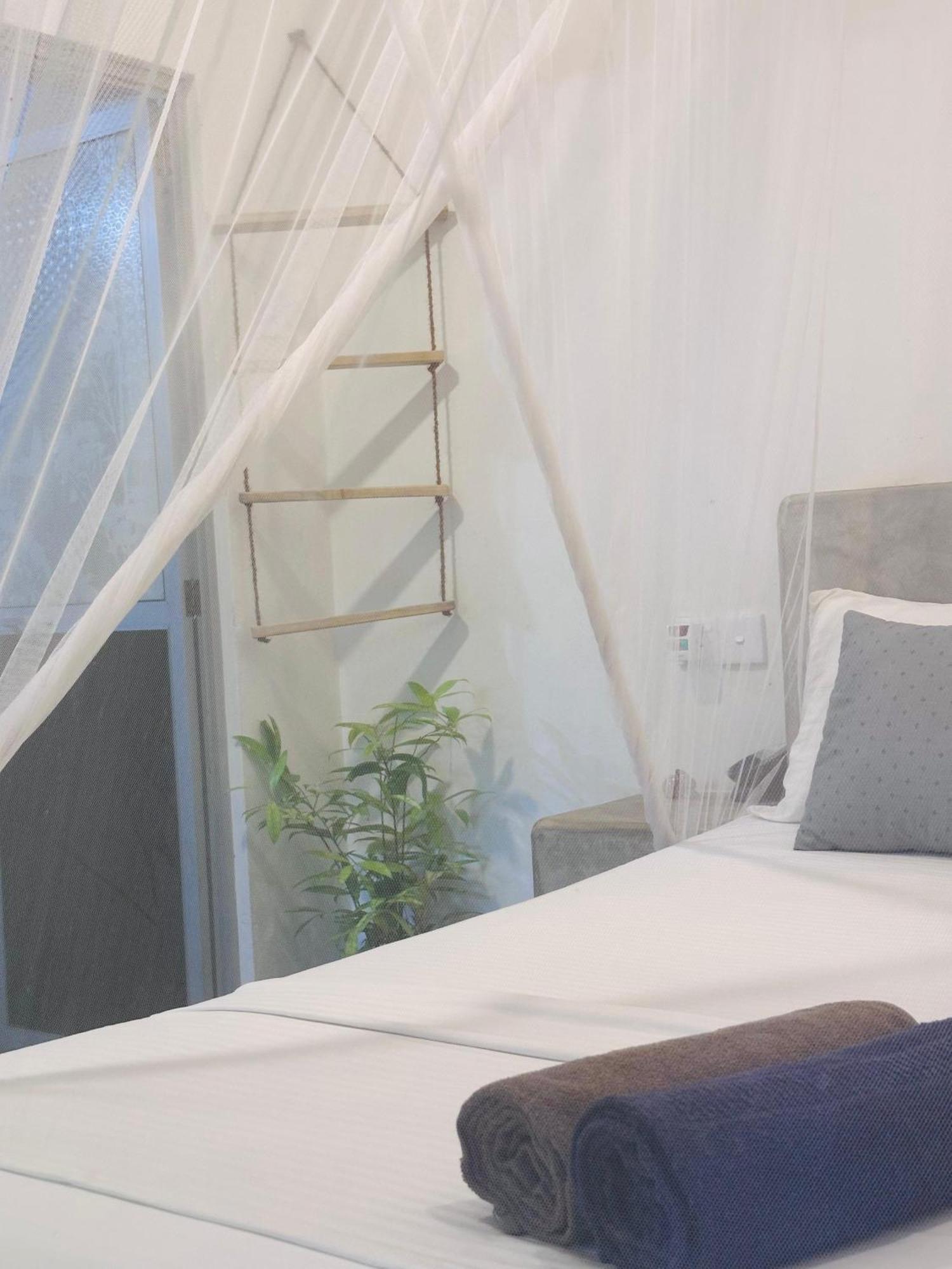 Bed and Breakfast Venora Hiriketiya Диквелла Экстерьер фото